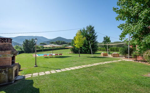 Le Vigne 6: Planta, Cielo, Árbol, Paisaje Natural, El Terreno Del Lote, Barrio Residencial, Pradera, Hierba, Ocio, Cabaña