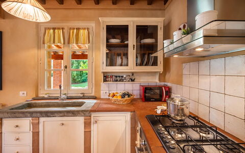 Le Vigne 6: Mostrador, Gabinetes, Propiedad, Fregadero, Lavabo, Cocina, Estufa De Cocina, Grifo, Estufa De Gas, Madera