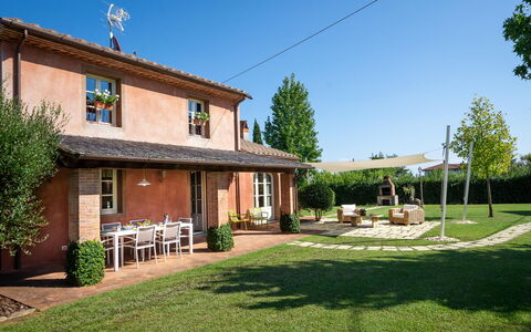 Le Vigne 6: Planta, Cielo, Edificio, Propiedad, Ventana, Árbol, Casa, El Terreno Del Lote, Puerta, Hierba