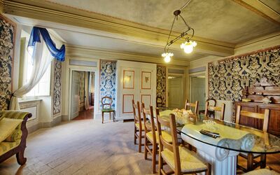 Conte: Habitación, Propiedad, Diseño De Interiores, Edificio, Techo, Mueble, Amarillo, Inmuebles, Bienes Raíces, Comedor