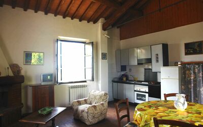 Ginestra: Habitación, Propiedad, Mueble, Edificio, Diseño De Interiores, Sala, Techo, Casa, Casa, Suelo