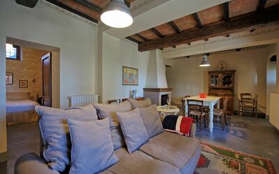 Ciliegio: Habitación, Propiedad, Edificio, Sala, Mueble, Diseño De Interiores, Techo, Casa, Bienes Raíces, Casa