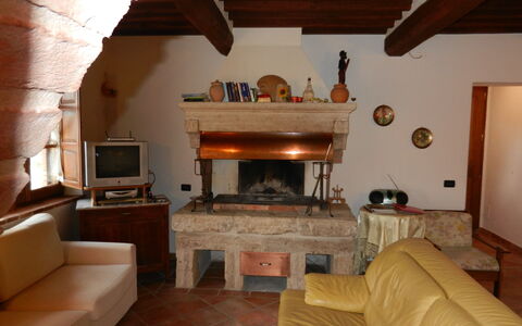 Casale Biancospino: Habitación, Propiedad, Sala, Hogar, Hogar, Edificio, Mueble, Diseño De Interiores, Casa, Techo